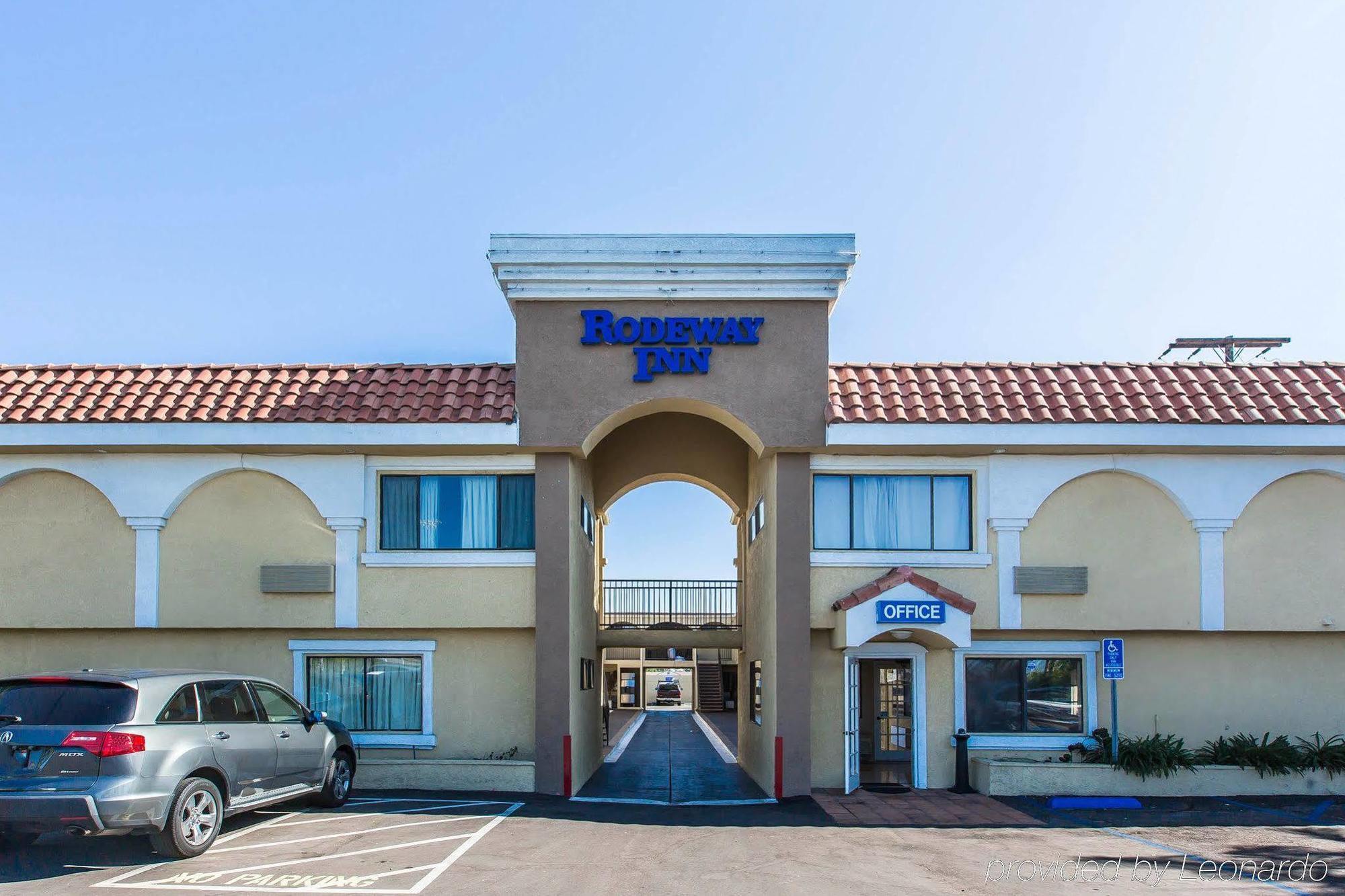 Motel Rodeway &